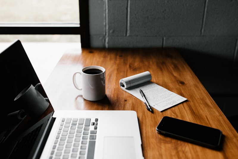 Poste de travail à domicile d'un salarié en télétravail